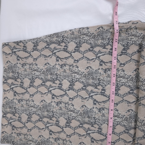 American Eagle Outfitters Animal Print Pencil Midi Skirt Size M - Picture 7 of 13